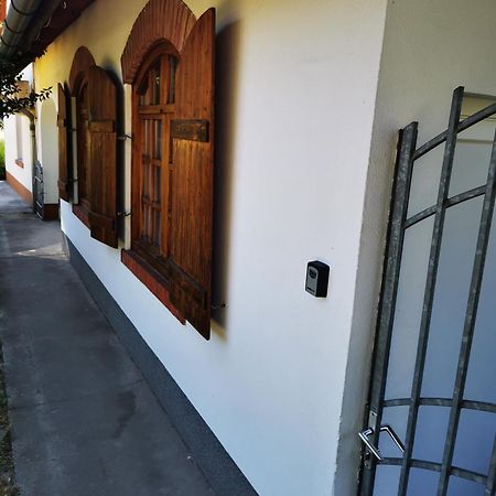 Pintes 38 A Dunaújváros Exterior foto